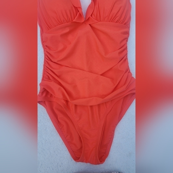 Ellen Tracy Ruffle Halter Rouched One Piece Swimsuit Size 8 - Picture 3 of 7